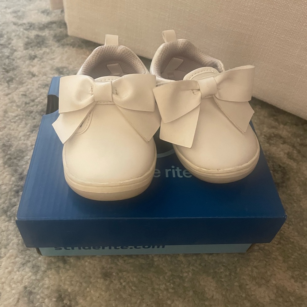 Stride Rite Kamila Mary Jane Bow Sneakers for a girl. Shoes. White